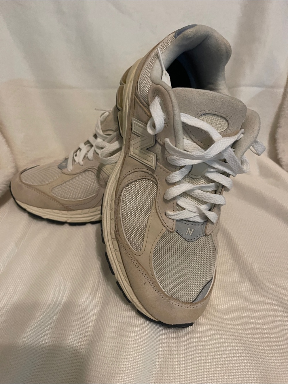 New Balance 2002R It does not have the original shoe insole M 8 W 9 1/2 - Picture 2 of 7